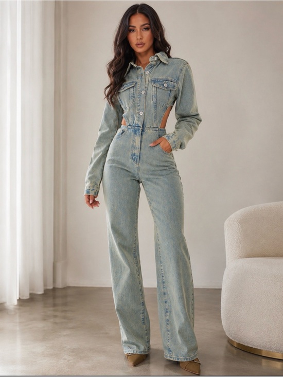 PrettyLittleThing Denim - PrettyLittleThing Light Wash Cutout High-Waist Flare Jeans